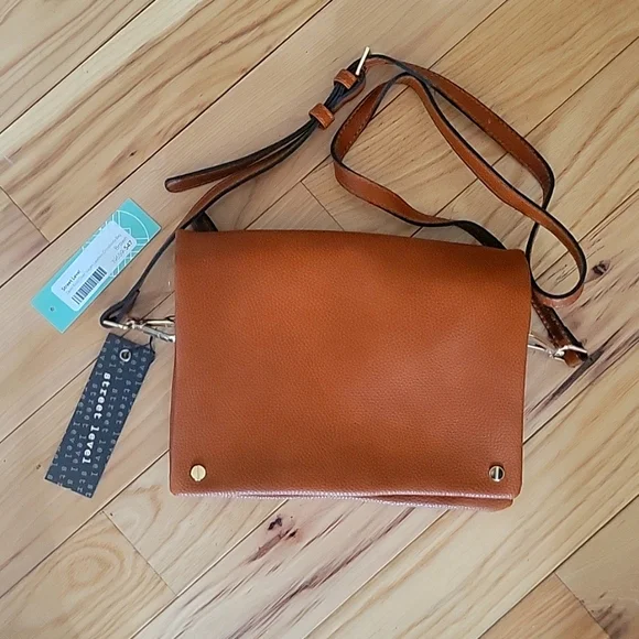 NWT Street Level Demi Fold Over Vegan Leather Crossbody Bag Tan - Picture 2 of 6